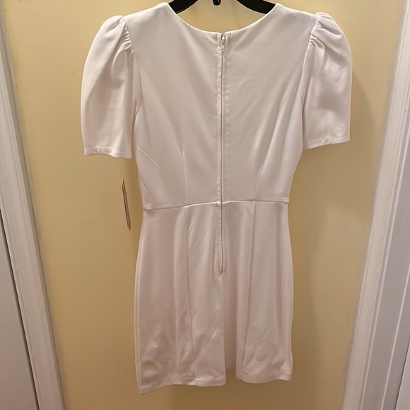 White dress size XS. Never worn, NWT. - Picture 3 of 5